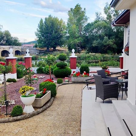 Villa Casa La Riera Salinas De Pisuerga Esterno foto